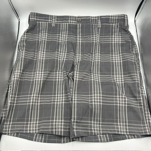 Under Armour Men's Gray Plaid Golf Shorts Size 38 with 10" Inseam‎ - Picture 1 of 6